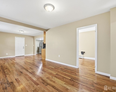 164 S Ridgewood Drive - Photo Thumbnail 1