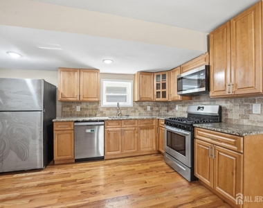 164 S Ridgewood Drive - Photo Thumbnail 4