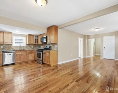 164 S Ridgewood Drive - Photo Thumbnail 3