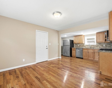164 S Ridgewood Drive - Photo Thumbnail 7