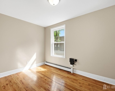 164 S Ridgewood Drive - Photo Thumbnail 9