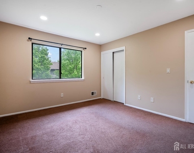 4410 Birchwood Court - Photo Thumbnail 14