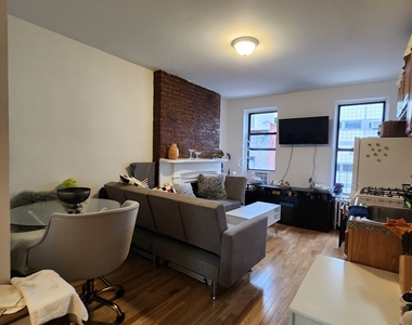 441 West 49th Street - Photo Thumbnail 2