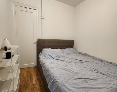 441 West 49th Street - Photo Thumbnail 3