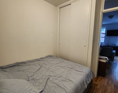441 West 49th Street - Photo Thumbnail 4