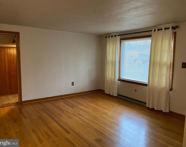 105 Fay Street - Photo Thumbnail 10