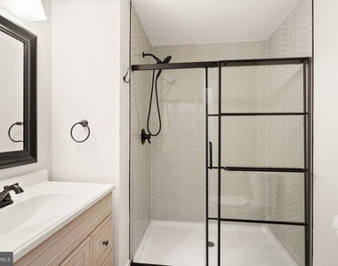 214 S Henry Street - Photo Thumbnail 19
