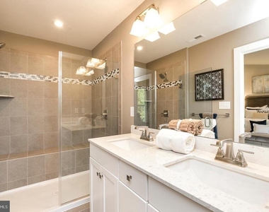 1201 Benjamin Drive - Photo Thumbnail 7