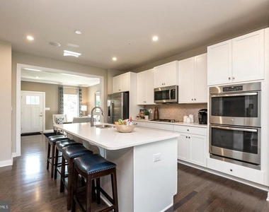 1201 Benjamin Drive - Photo Thumbnail 1