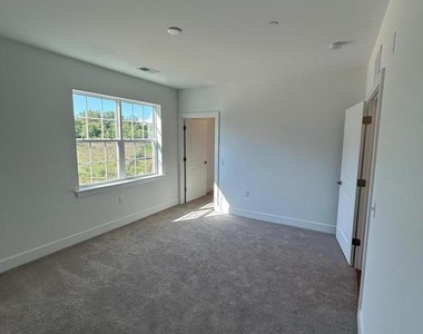 5202 Mary Ashby Way - Photo Thumbnail 8