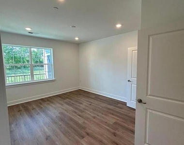 5202 Mary Ashby Way - Photo Thumbnail 7