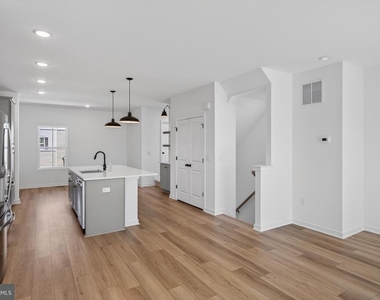 73 Basswood - Photo Thumbnail 11