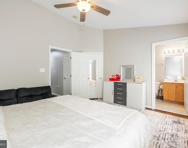 4004 Meadow Trail Lane - Photo Thumbnail 19