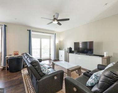 4004 Meadow Trail Lane - Photo Thumbnail 4