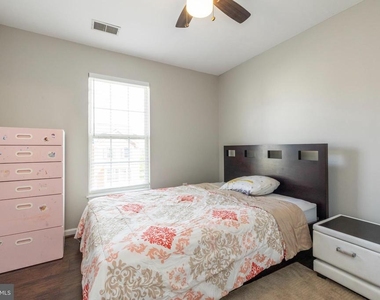 4004 Meadow Trail Lane - Photo Thumbnail 23