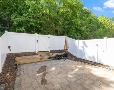 4004 Meadow Trail Lane - Photo Thumbnail 32
