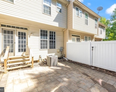 4004 Meadow Trail Lane - Photo Thumbnail 34