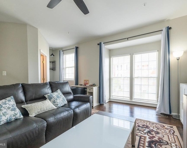 4004 Meadow Trail Lane - Photo Thumbnail 6