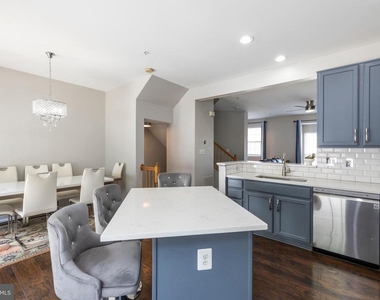 4004 Meadow Trail Lane - Photo Thumbnail 7