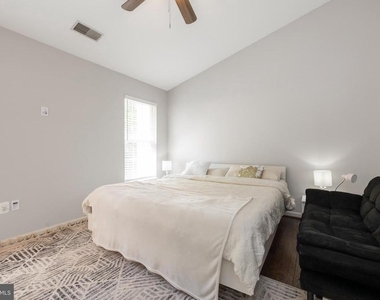 4004 Meadow Trail Lane - Photo Thumbnail 17
