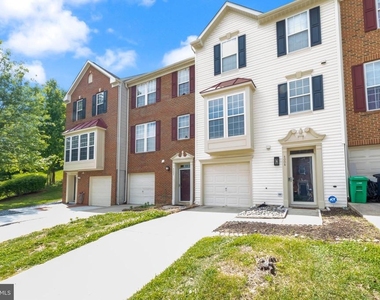 4004 Meadow Trail Lane - Photo Thumbnail 1