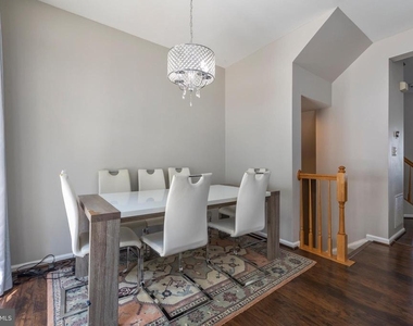 4004 Meadow Trail Lane - Photo Thumbnail 12