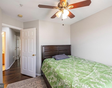 4004 Meadow Trail Lane - Photo Thumbnail 21
