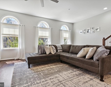 2531 Standifer Place - Photo Thumbnail 8