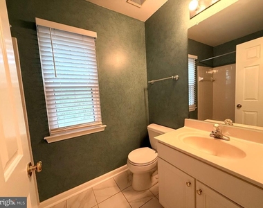 8 Diamond Hill Court - Photo Thumbnail 16