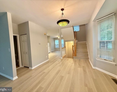 8 Diamond Hill Court - Photo Thumbnail 2
