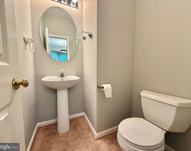 8 Diamond Hill Court - Photo Thumbnail 6