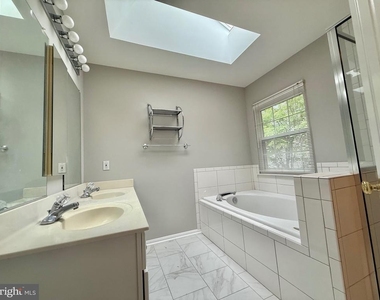 8 Diamond Hill Court - Photo Thumbnail 10