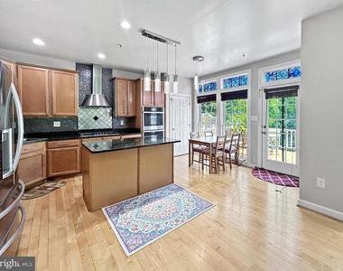 913 Highland Ridge Avenue - Photo Thumbnail 4