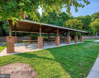913 Highland Ridge Avenue - Photo Thumbnail 32