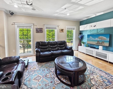 913 Highland Ridge Avenue - Photo Thumbnail 12