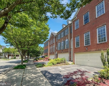 913 Highland Ridge Avenue - Photo Thumbnail 1