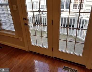 643 Pullman Place - Photo Thumbnail 9