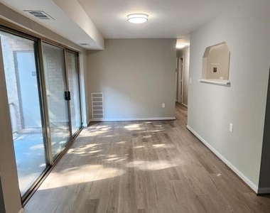 5109 Crossfield Court - Photo Thumbnail 5