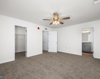 900 Gilbert Road - Photo Thumbnail 15