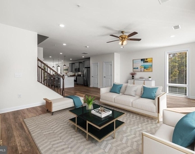 900 Gilbert Road - Photo Thumbnail 4