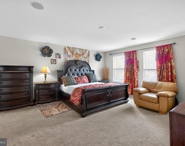 27 Wellington Avenue - Photo Thumbnail 14