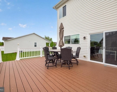 27 Wellington Avenue - Photo Thumbnail 24