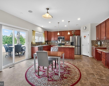 27 Wellington Avenue - Photo Thumbnail 10