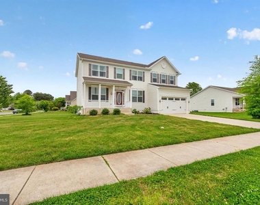 27 Wellington Avenue - Photo Thumbnail 3