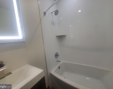 1122 Penn Street Ne - Photo Thumbnail 16