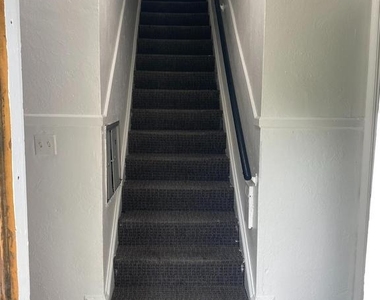 1122 Penn Street Ne - Photo Thumbnail 25