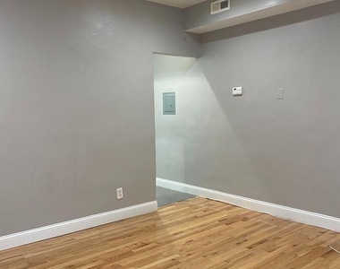 1122 Penn Street Ne - Photo Thumbnail 6