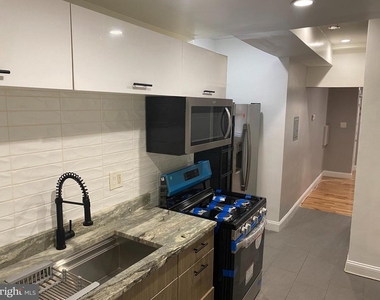 1122 Penn Street Ne - Photo Thumbnail 9