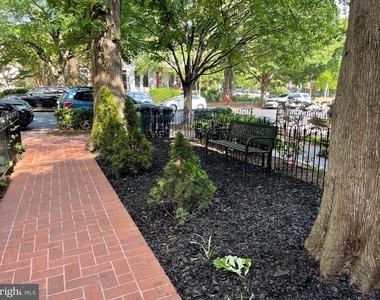 449 New Jersey Avenue Se - Photo Thumbnail 2