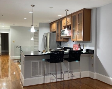449 New Jersey Avenue Se - Photo Thumbnail 4
